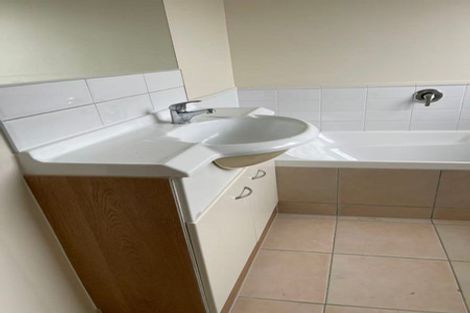 Photo of property in 53 Robin Brooke Drive, Flat Bush, Auckland, 2019