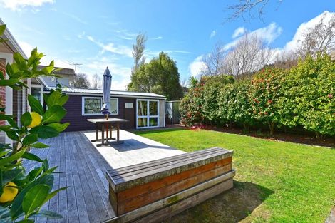 Photo of property in 5 Deller Grove, Silverstream, Upper Hutt, 5019