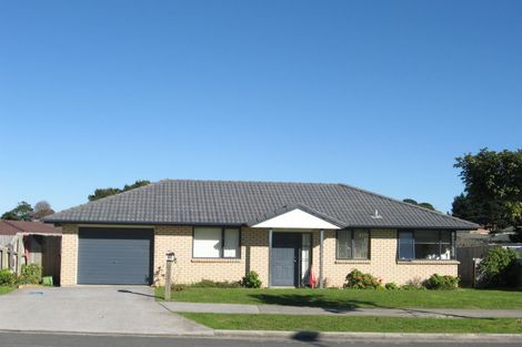 Photo of property in 47 Glenveagh Park Drive, Weymouth, Auckland, 2103