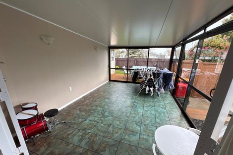 Photo of property in 18 Park Road, West End, Palmerston North, 4412