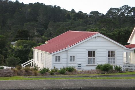 Photo of property in 4 Puriri Avenue, Leigh, 0985