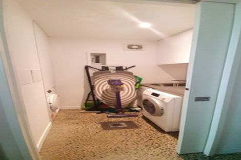 Photo of property in 2/83 Hinemoa Street, Birkenhead, Auckland, 0626