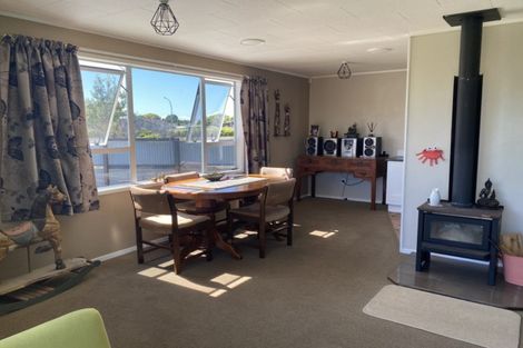 Photo of property in 10 Tauranga Place, Waitara, 4320