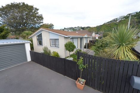 Photo of property in 2/11 Taupata Street, Redcliffs, Christchurch, 8081