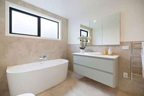 Photo of property in 5 Rowe Drive, Jacks Point, 9371