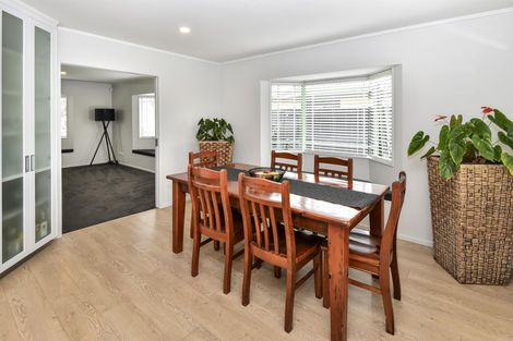 Photo of property in 62 Tington Avenue, Wattle Downs, Auckland, 2103