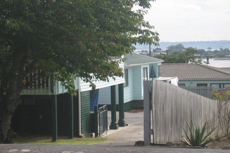 Photo of property in 1/52 Lynwood Road, New Lynn, Auckland, 0600