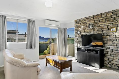 Photo of property in 11 Besley Place, Acacia Bay, Taupo, 3330