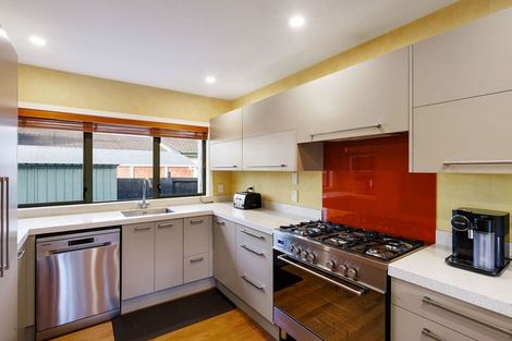 Photo of property in 16 Cranwell Place, Hillcrest, Hamilton, 3216