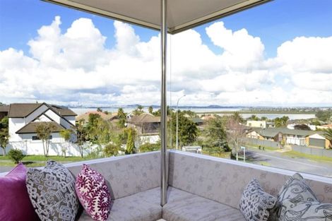Photo of property in 1 Glucina Avenue, West Harbour, Auckland, 0618