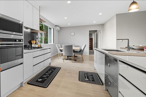 Photo of property in 32b Tirimoana Road, Te Atatu South, Auckland, 0602