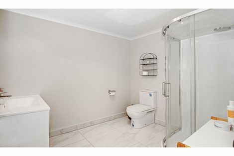 Photo of property in 8b Lumbarda Drive, Kumeu, 0810