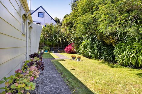 Photo of property in 33 Herekawe Drive, Spotswood, New Plymouth, 4310