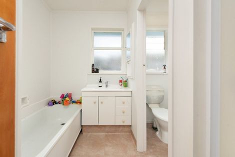 Photo of property in 5b Lynwood Place, Brookfield, Tauranga, 3110