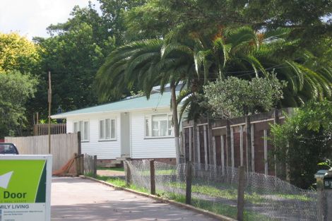 Photo of property in 2/47 Stottholm Road, Titirangi, Auckland, 0604