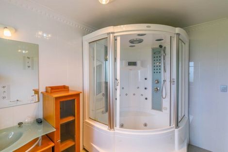 Photo of property in 2036 East Coast Road, Stillwater, Silverdale, 0993