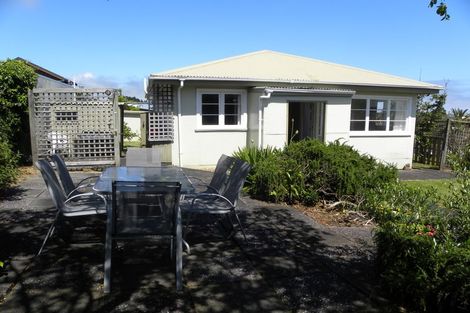 Photo of property in 12 Tahuna Avenue, Raglan, 3225