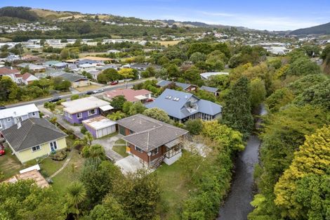 Photo of property in 4a Luckie Street, Tawa, Wellington, 5028