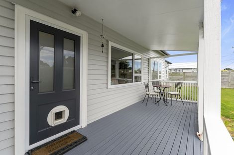 Photo of property in 52 Hinemoa Street, Paraparaumu, 5032