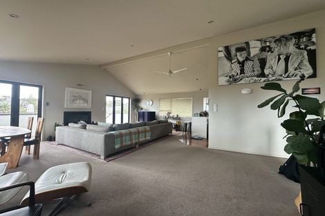 Photo of property in 1/46 Masterton Road, Rothesay Bay, Auckland, 0630