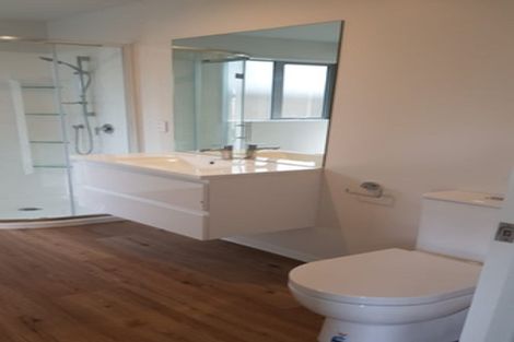 Photo of property in 1 Selkirk Lane, Hamilton Lake, Hamilton, 3204