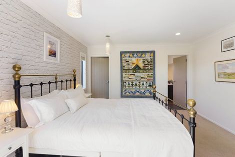 Photo of property in 35 Simpson Crescent, Raumati Beach, Paraparaumu, 5032