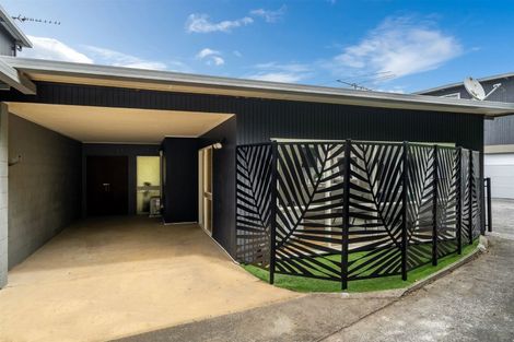 Photo of property in 2/16 Rangitoto Terrace, Milford, Auckland, 0620