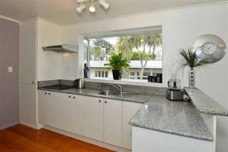 Photo of property in 6 William Souter Street, Forrest Hill, Auckland, 0620