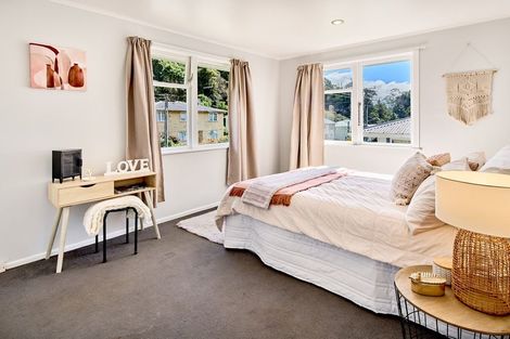 Photo of property in 198 Sievers Grove, Cannons Creek, Porirua, 5024