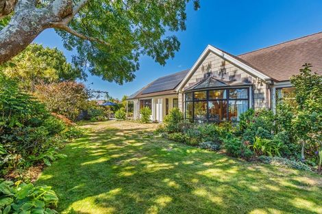 Photo of property in 12a Tamati Place, Merrilands, New Plymouth, 4312