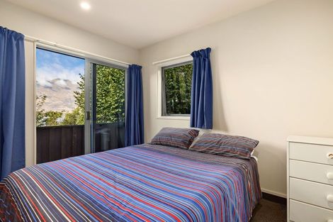 Photo of property in 18a Cameron Place, Fernhill, Queenstown, 9300