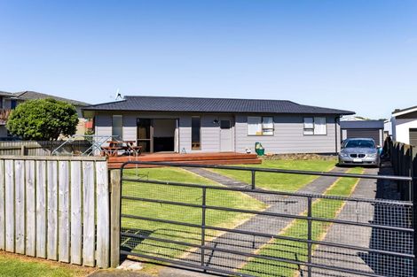 Photo of property in 15 Wilson Road, Opunake, 4616