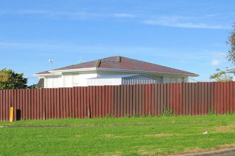 Photo of property in 2 Iota Place, Clover Park, Auckland, 2023