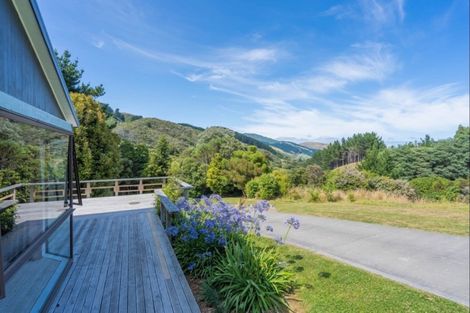 Photo of property in 111 Waterfall Road, Paraparaumu, 5032