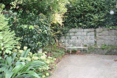 Photo of property in 5 Elm Row, Dunedin Central, Dunedin, 9016