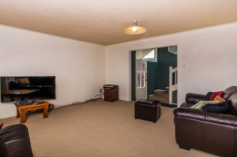 Photo of property in 2/127 Te Heuheu Street, Taupo, 3330
