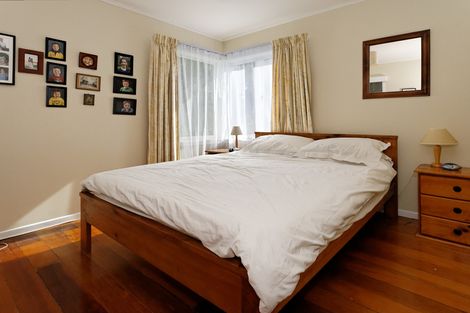 Photo of property in 198 Golf Road, Titirangi, Auckland, 0604