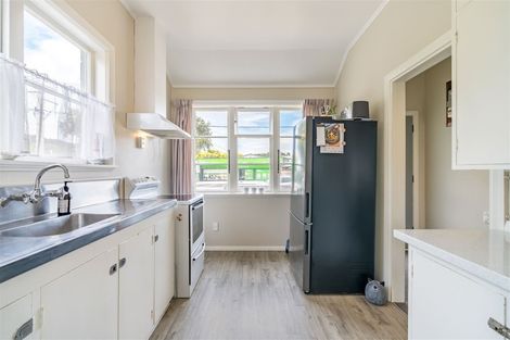 Photo of property in 4 Treadwell Street, Naenae, Lower Hutt, 5011