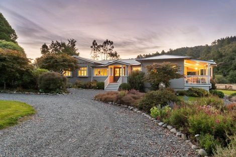 Photo of property in 808 Whitemans Valley Road, Whitemans Valley, Upper Hutt, 5371