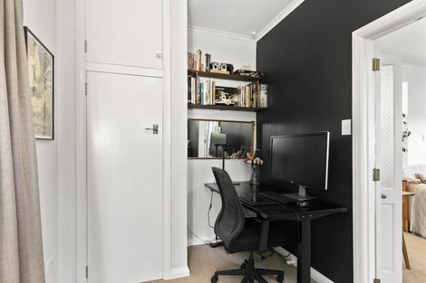 Photo of property in 51 Jackson Street, Island Bay, Wellington, 6023