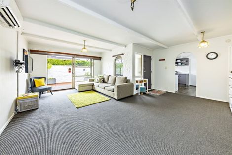 Photo of property in 2/85 Victoria Road, Papatoetoe, Auckland, 2025