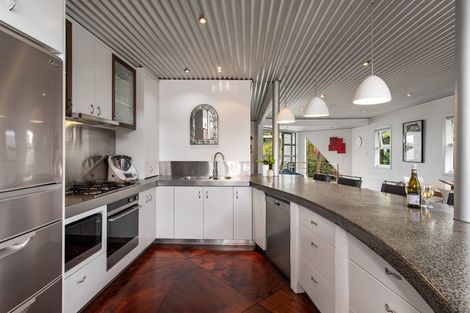 Photo of property in 31 Tizard Road, Birkenhead, Auckland, 0626