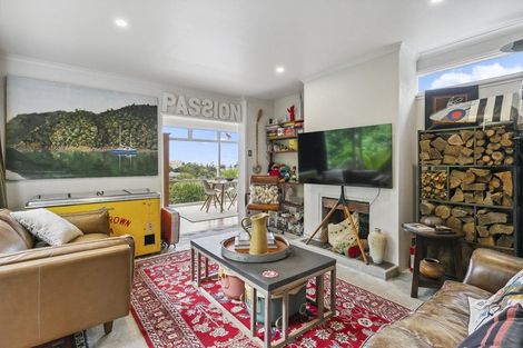 Photo of property in 33-35 Espin Crescent, Karori, Wellington, 6012