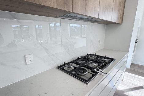 Photo of property in 130 Skulander Crescent, Orewa, 0931