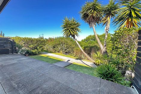 Photo of property in 1/39 St Peters Street, Northcote, Auckland, 0627