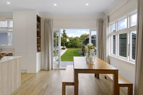 Photo of property in 35 Stapletons Road, Richmond, Christchurch, 8013