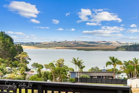 Photo of property in 38 Oxford Street, Whakapirau, Maungaturoto, 0583