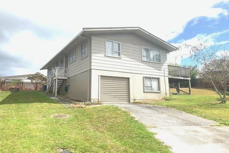 Photo of property in 20 Foyle Place, Glendene, Auckland, 0602