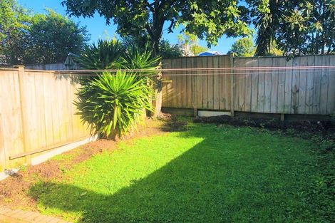 Photo of property in 3/57 Gladstone Road, Northcote, Auckland, 0627