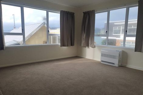 Photo of property in 98 Evans Bay Parade, Roseneath, Wellington, 6021